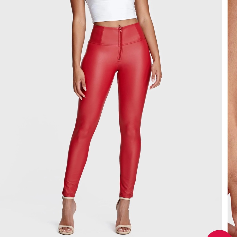 Freddy Eppy, leather pants
